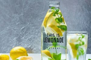 Помогает ли питьевая вода похудеть? Потеря веса и увлажнение и увлажнение фото